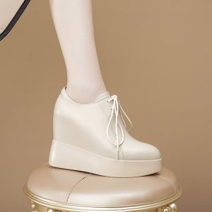 Deep Mouth Pointed Toe Lace-Up Wedge Heels