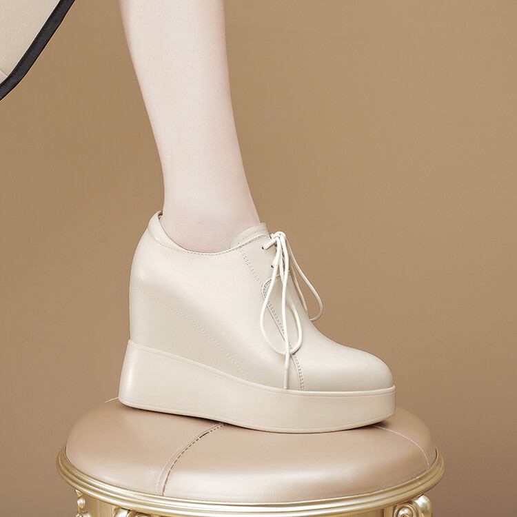 Deep Mouth Pointed Toe Lace-Up Wedge Heels