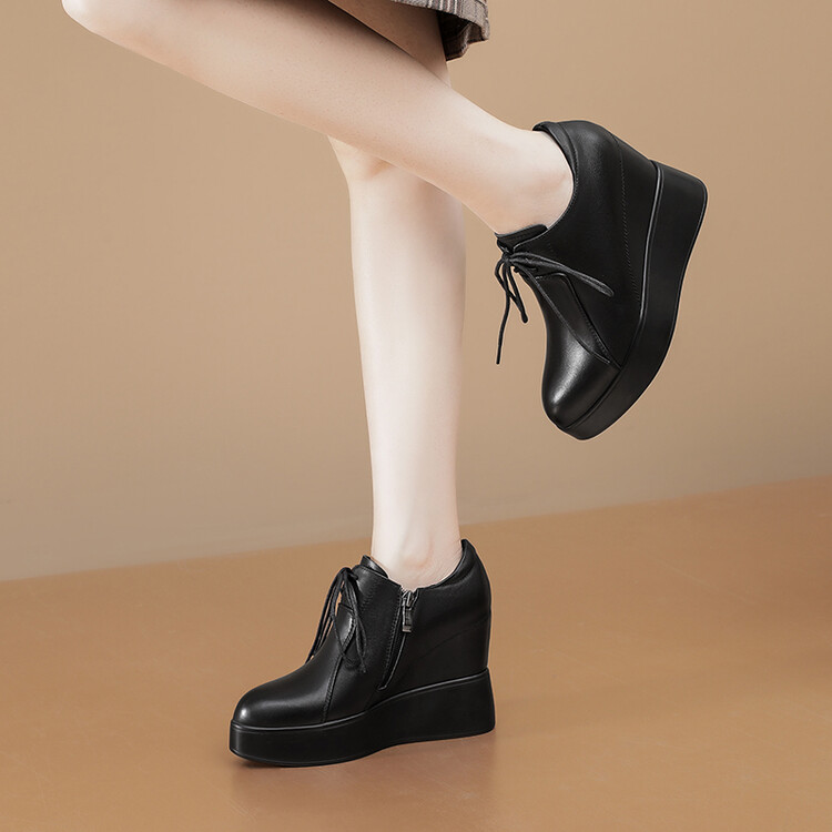 Deep Mouth Pointed Toe Lace-Up Wedge Heels - Image 2