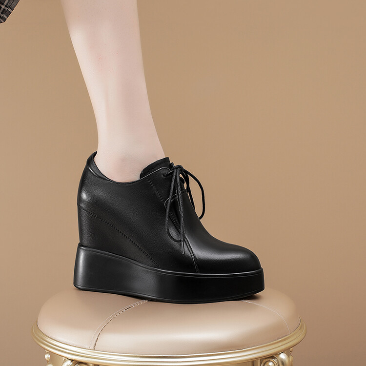 Deep Mouth Pointed Toe Lace-Up Wedge Heels - Image 3