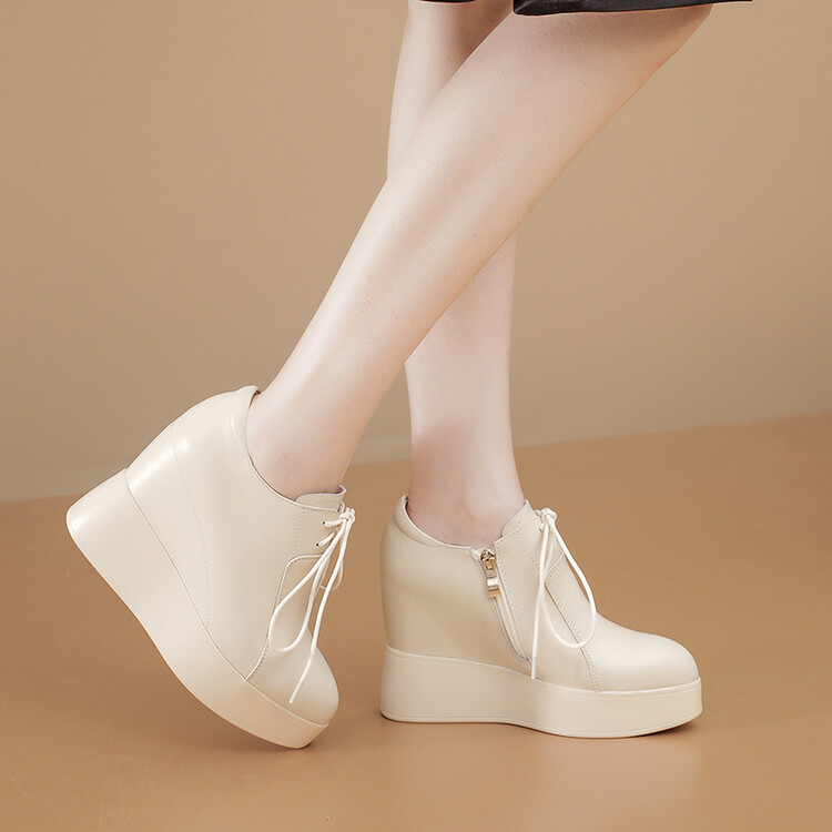 Deep Mouth Pointed Toe Lace-Up Wedge Heels - Image 5