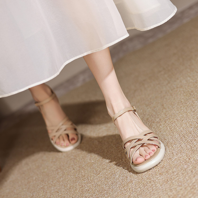 Elegant Open Toe Block Heel Sandals - Image 2