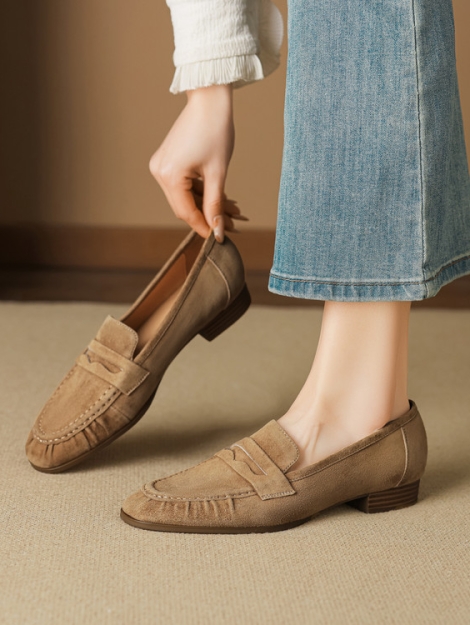 minimalist-suede-loafers-with-chunky-low-heel