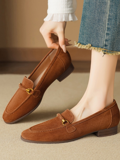 minimalist-suede-loafers-with-low-chunky-heel-and-metal-detail
