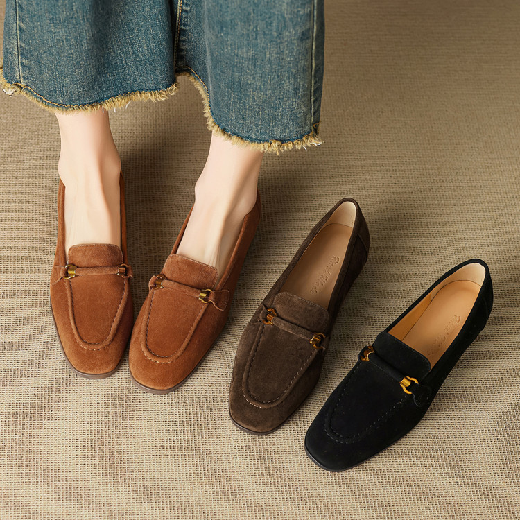 Minimalist Suede Loafers with Low Chunky Heel and Metal Detail - Image 3