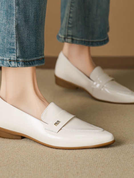 womens-leather-loafers-with-chunky-heel-and-metal-detail-style-m-html