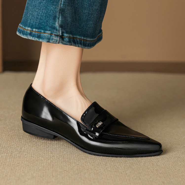 Women's Leather Loafers with Chunky Heel and Metal Detail - Style m.html - Image 3