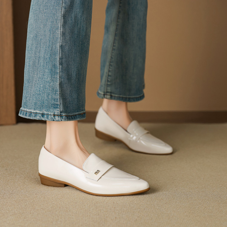 Women's Pointed Toe Chunky Heel Loafers - Patent Leather Slip-On Shoes - Image 3