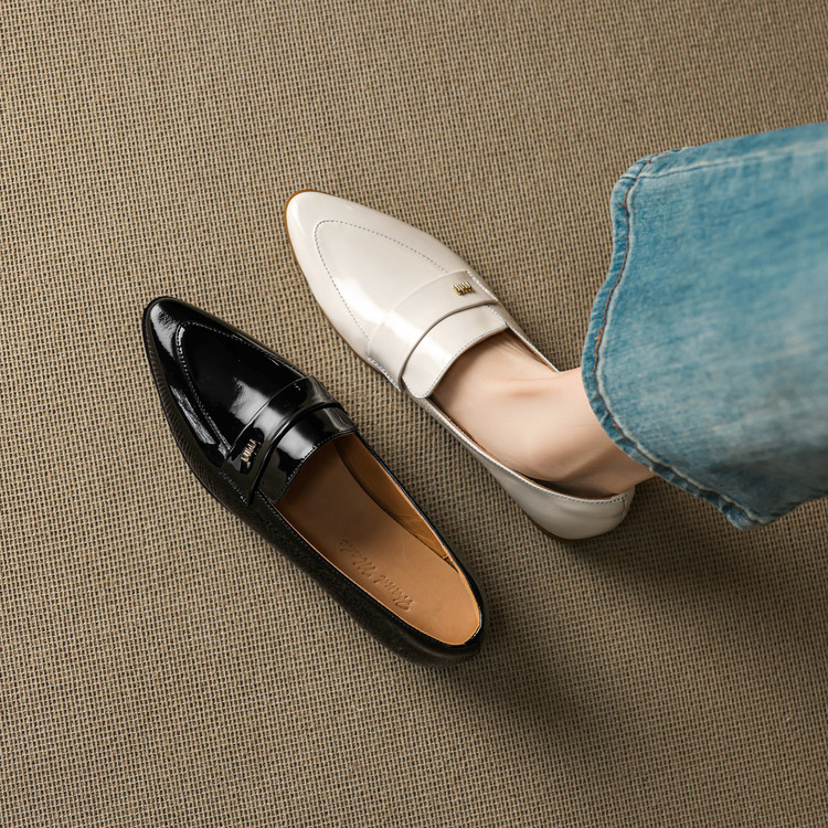 Women's Pointed Toe Chunky Heel Loafers - Patent Leather Slip-On Shoes - Image 4